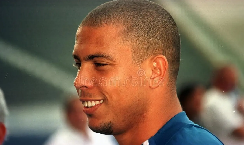 朗拿度个人资料简介